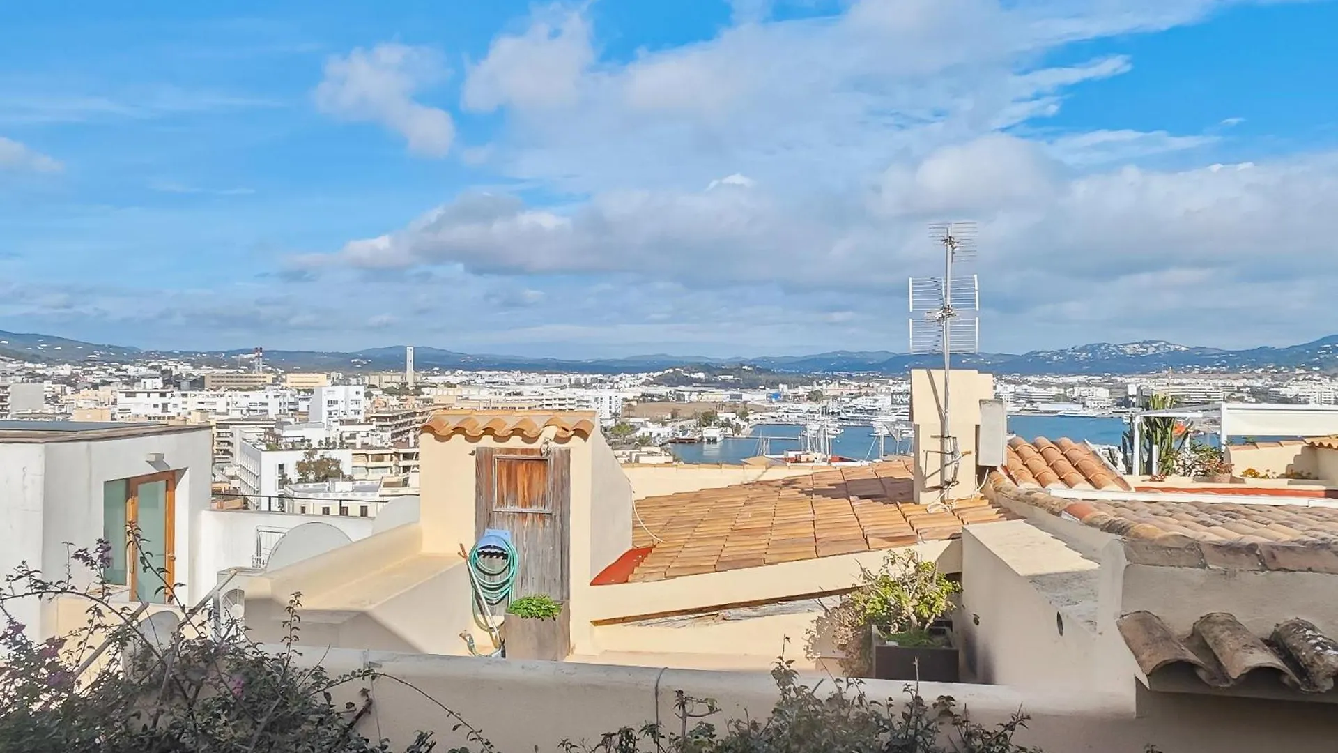 Navila Pasillo Superior Ibiza Town